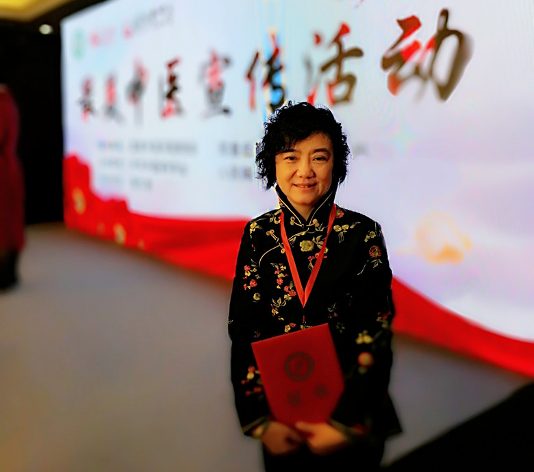 C:\Users\dell\Desktop\最美中医 张玮 _副本.jpg C:\Users\dell\Desktop\最美中医 张玮 _副本.jpg