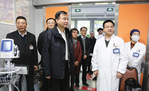 C:\Users\dell\Desktop\慰问急诊一线医务人员_副本.jpg